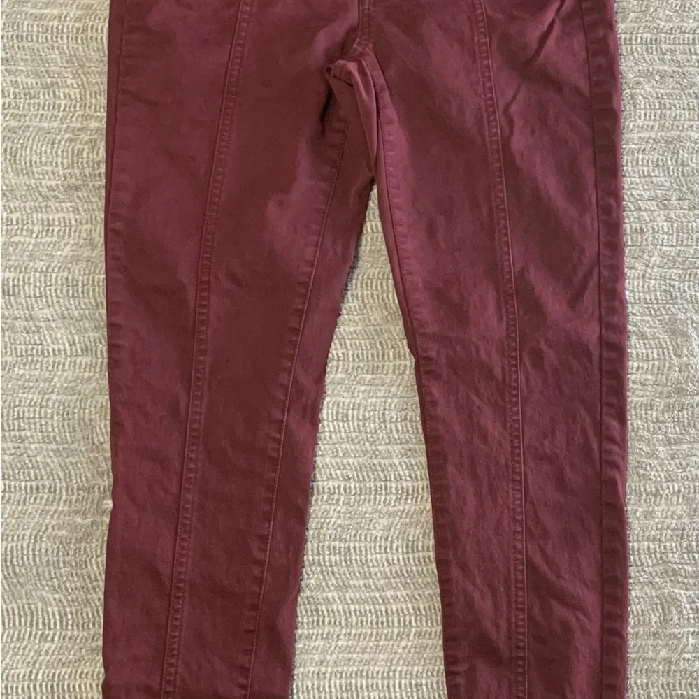 3/$30 American Eagle Outfitters Burgundy High Rise Jeggings Skinny Fit - Picture 2 of 14